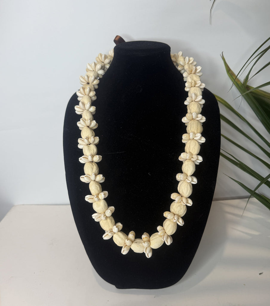 LILO Shell Necklace with Pu'a Loriana's