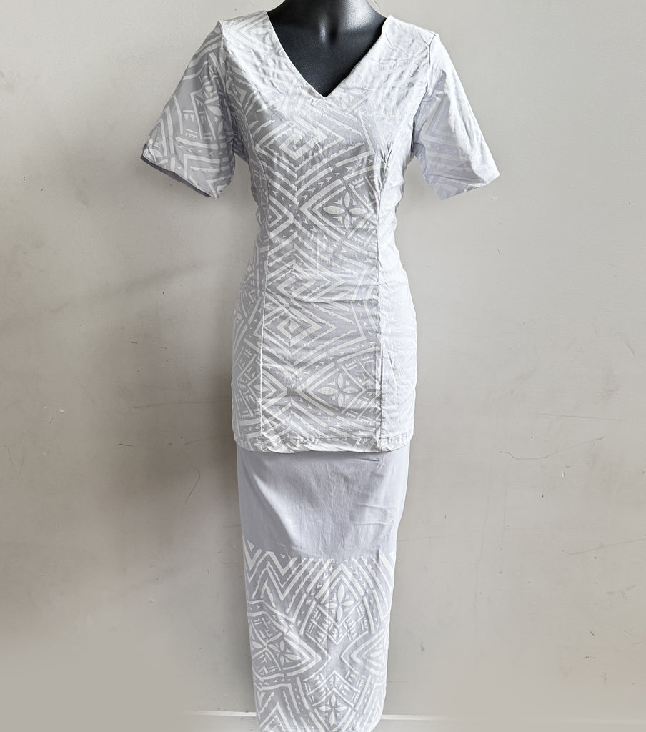 Elegant white puletasi, made in Samoa.

