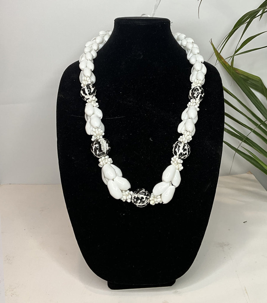 LISI Shell Necklace Loriana's